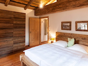 Mała szara sypialnia, styl tradycyjny - zdjęcie od alldeco