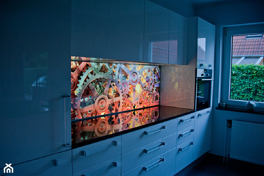 Grafika podświetlana w kuchni - zdjęcie od DUOLUX S.C.