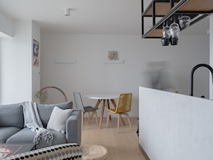minimalistyczny salon - zdjęcie od MONARCHIA DESIGN