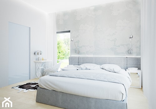 Dom jednorodzinny parterowy - Duża biała szara sypialnia z balkonem / tarasem, styl nowoczesny - zdjęcie od Biuro projektowe Joanna Karwowska