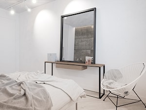 Młynowa Białystok - Mała biała sypialnia, styl nowoczesny - zdjęcie od Biuro projektowe Joanna Karwowska