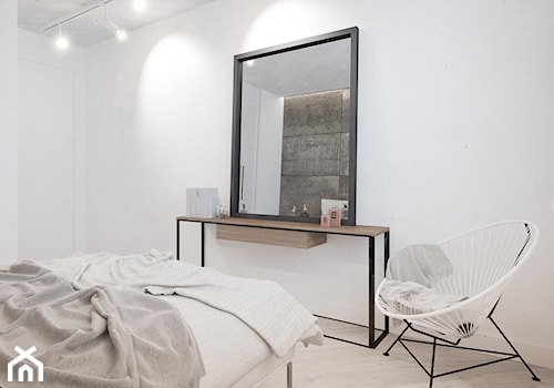 Młynowa Białystok - Mała biała sypialnia, styl nowoczesny - zdjęcie od Biuro projektowe Joanna Karwowska