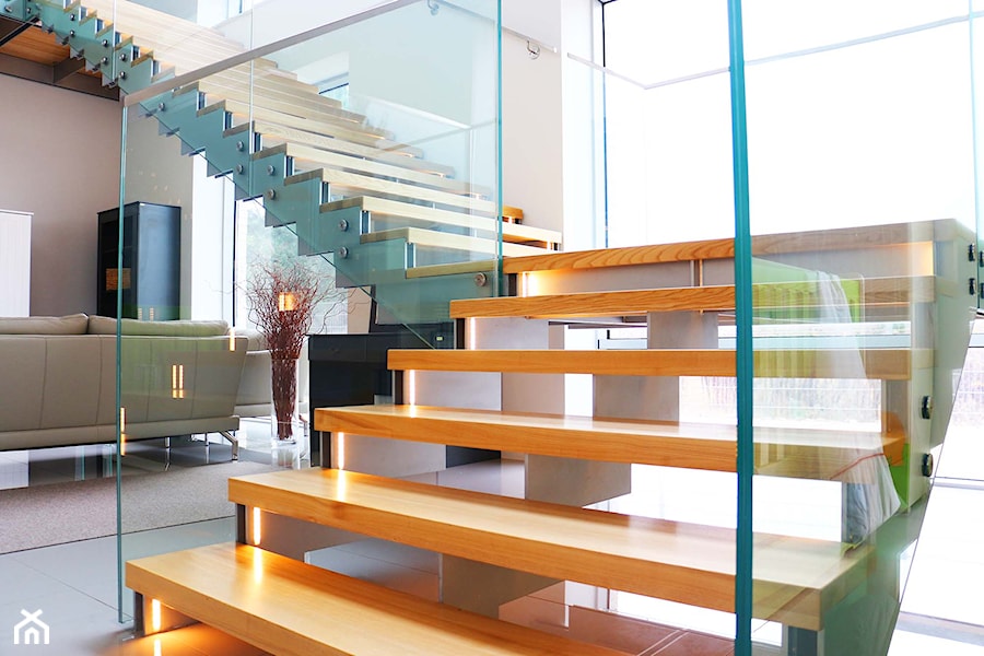Schody z podświetleniem - Schody - zdjęcie od Tierspol producent schodów szklanych i całoszklanych