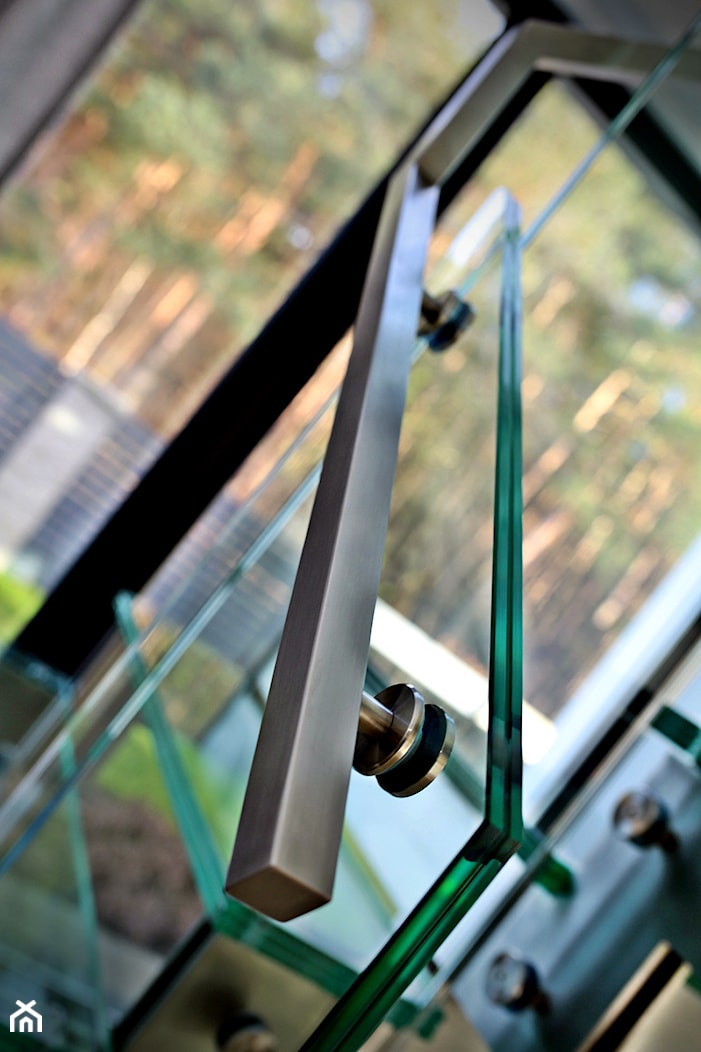 Nowoczesne schody szklane w domu jednorodzinnym - zdjęcie od Tierspol producent schodów szklanych i całoszklanych - Homebook