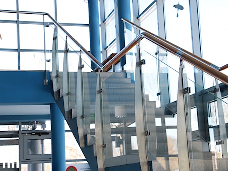 Aranżacje wnętrz - Wnętrza publiczne: Praltyczne schody w Muzeum Wigier - Tierspol producent schodów szklanych i całoszklanych. Przeglądaj, dodawaj i zapisuj najlepsze zdjęcia, pomysły i inspiracje designerskie. W bazie mamy już prawie milion fotografii!