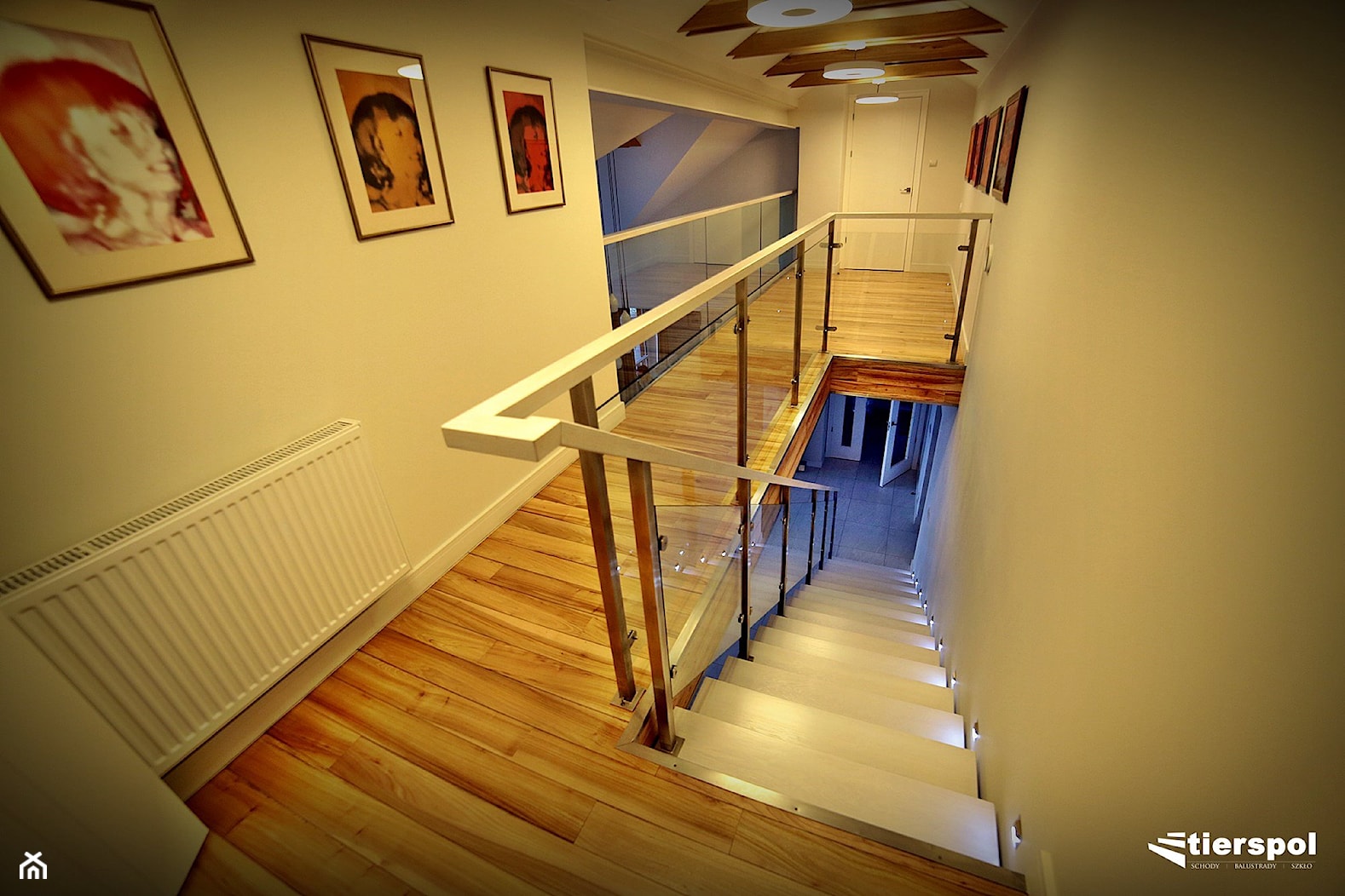 Schody do domu jednorodzinnego - zdjęcie od Tierspol producent schodów szklanych i całoszklanych - Homebook