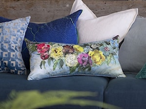 Poduszka Designers Guild ROSETO SKY CUSHION - zdjęcie od StyloweTapety.pl