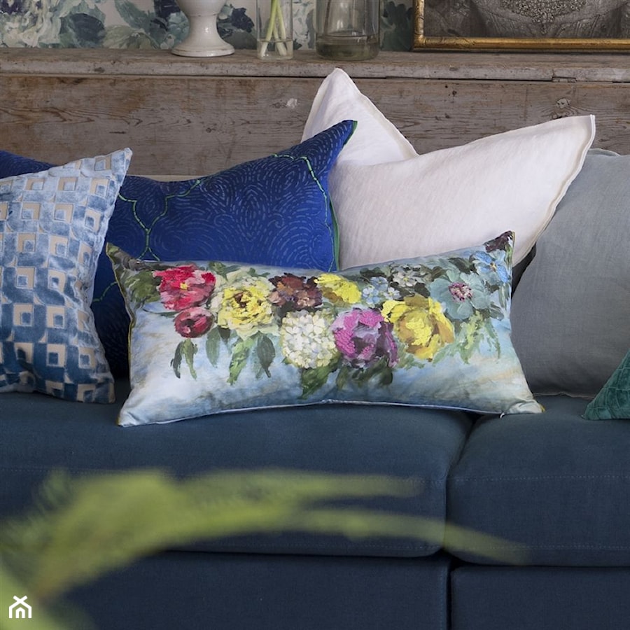 Poduszka Designers Guild ROSETO SKY CUSHION - zdjęcie od StyloweTapety.pl