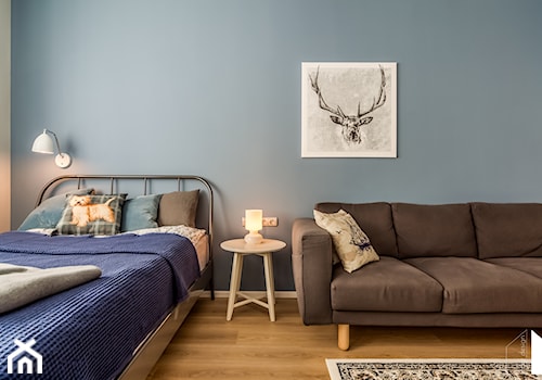 Mieszkanie prywatne Gdynia - Średnia biała niebieska sypialnia - zdjęcie od masz design Magdalena Szwedowska