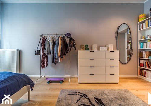 Mieszkanie prywatne Gdynia - Średnia szara sypialnia - zdjęcie od masz design Magdalena Szwedowska
