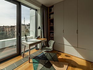 Apartament Baltiq Plaza - Średnie w osobnym pomieszczeniu białe biuro - zdjęcie od masz design Magdalena Szwedowska