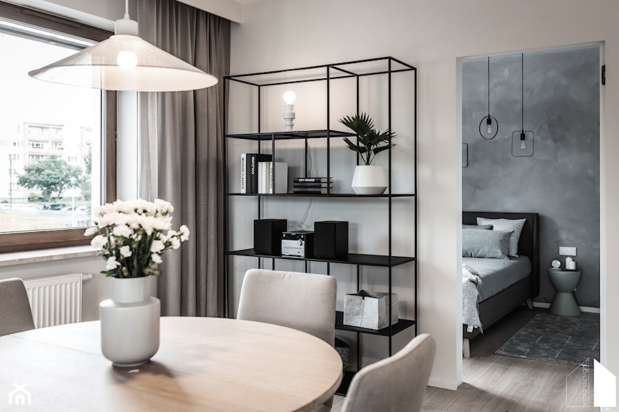 Mieszkanie na wynajem Mińsk Mazowiecki - Mała szara jadalnia jako osobne pomieszczenie - zdjęcie od masz design Magdalena Szwedowska
