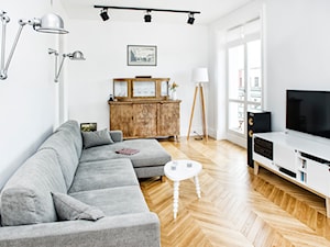 by EWELINA GOLINOWSKA - Średni biały salon z tarasem / balkonem, styl nowoczesny - zdjęcie od Dauksza Foto