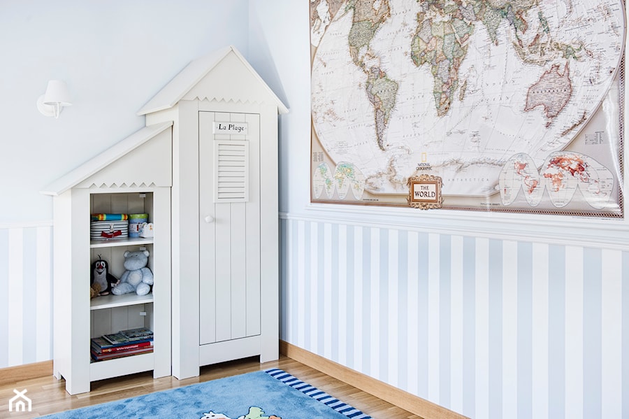 EG PROJEKT Prowansja - Mały średni biały niebieski pokój dziecka dla dziecka - zdjęcie od Dauksza Foto