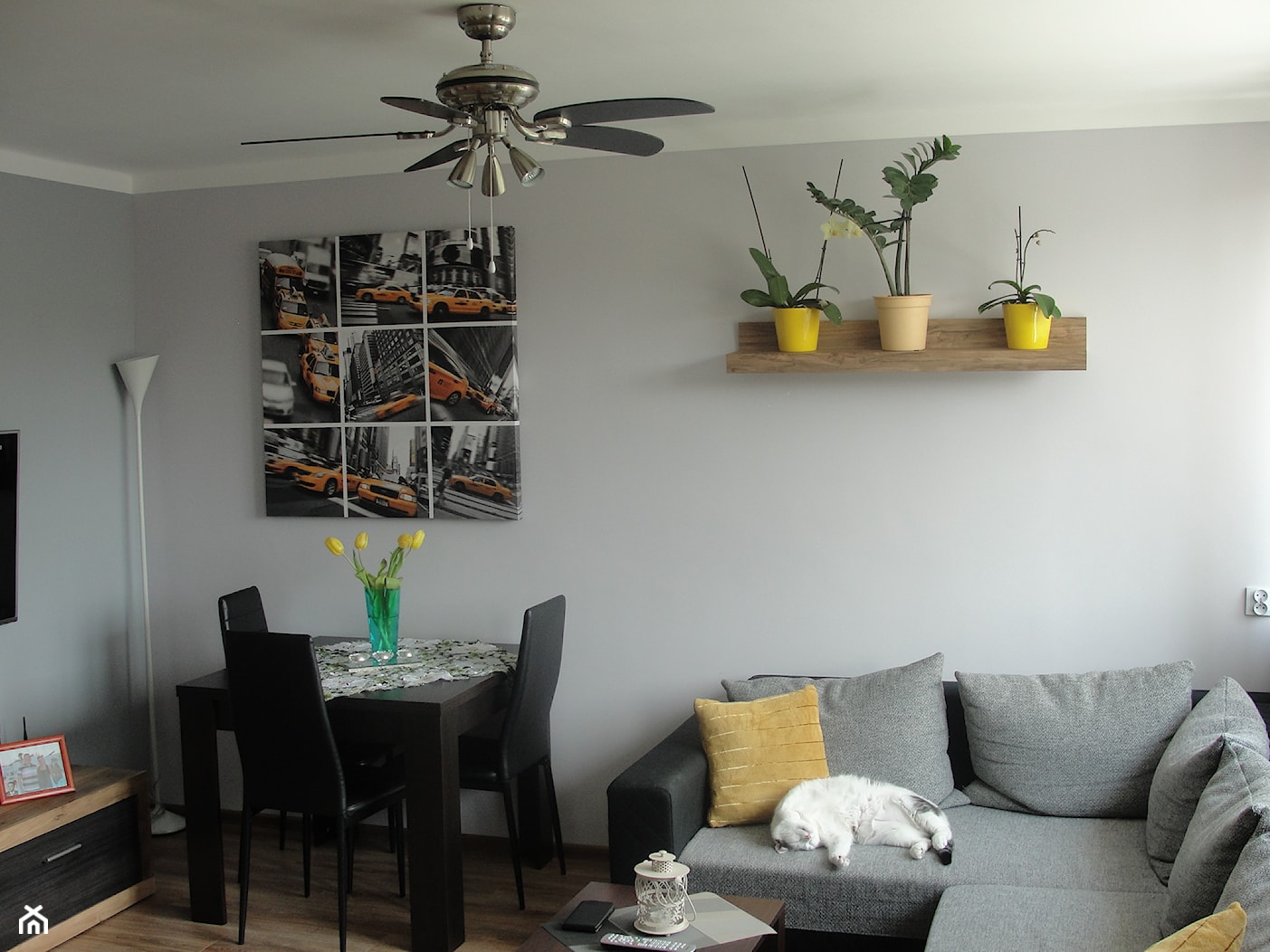 Nasz Remont :) - Mały średni szary salon z jadalnią - zdjęcie od Doris88 - Homebook