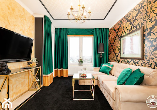 apartament turystyczny - Mały czarny żółty salon - zdjęcie od Apartments M&M- obsługa i aranżacja nieruchomości