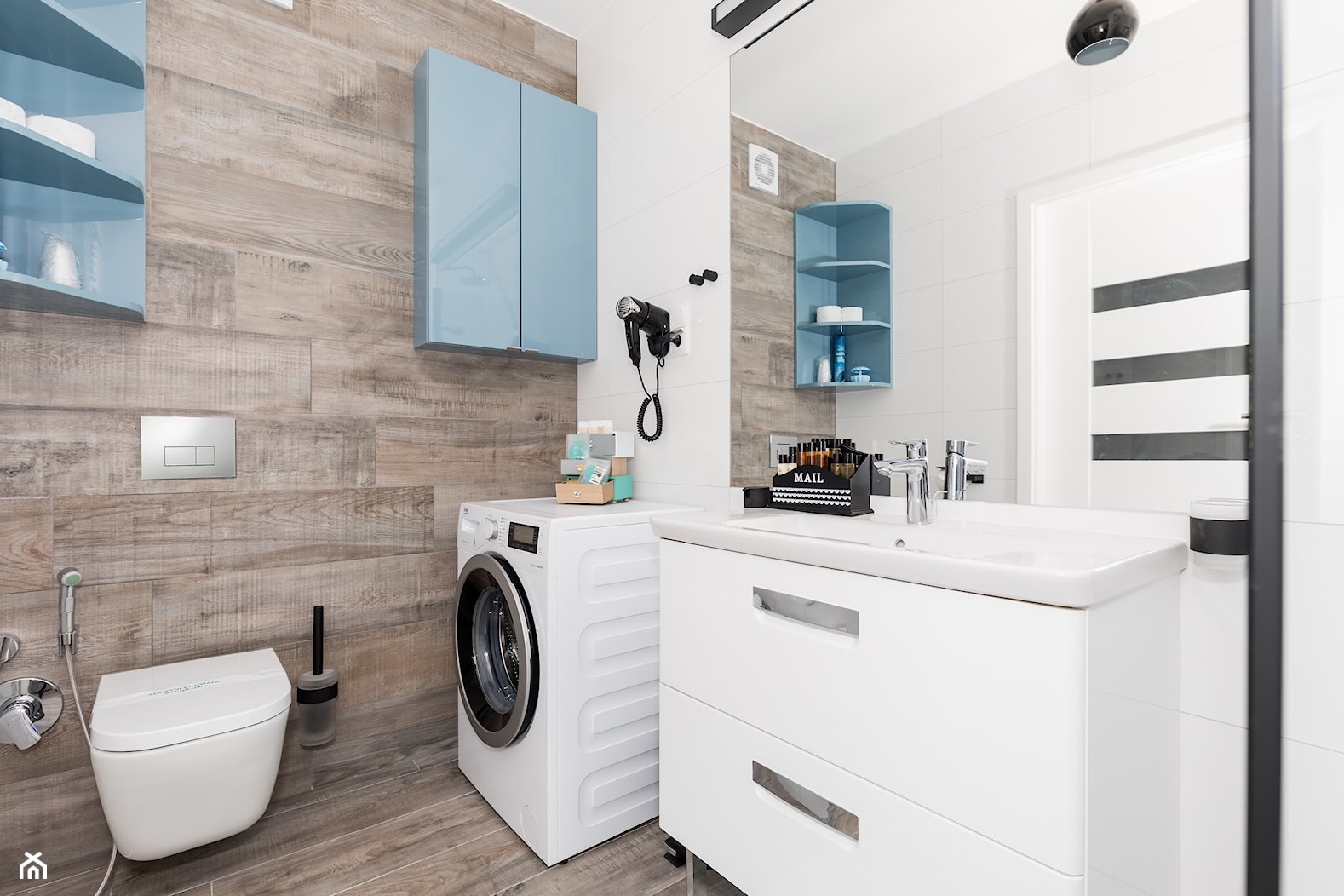 Design - Średnia z pralką / suszarką łazienka - zdjęcie od Apartments M&M- obsługa i aranżacja nieruchomości - Homebook