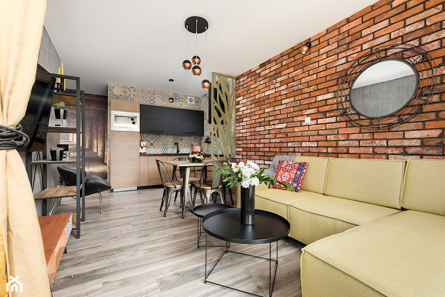 Apartament 41 metrów z przeznaczeniem pod wynajem - Średni salon z kuchnią z jadalnią, styl industrialny - zdjęcie od Apartments M&M- obsługa i aranżacja nieruchomości