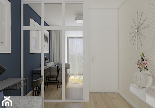 Wilanów dla każdego - Średnia biała niebieska z biurkiem sypialnia z balkonem / tarasem, styl nowoczesny - zdjęcie od Pepe Interiors