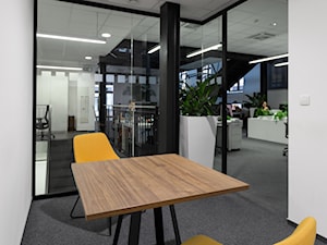 Biuro Browar Lubicz - Średnie białe biuro, styl nowoczesny - zdjęcie od T3 Atelier