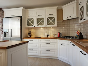 Realizacja kuchni w domu jednorodzinnym - zdjęcie od WOSMEBL Rzeszów Meble na wymiar