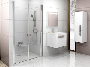 Kabiny prysznicowe - Średnia z punktowym oświetleniem łazienka z oknem, styl nowoczesny - zdjęcie od RAVAK