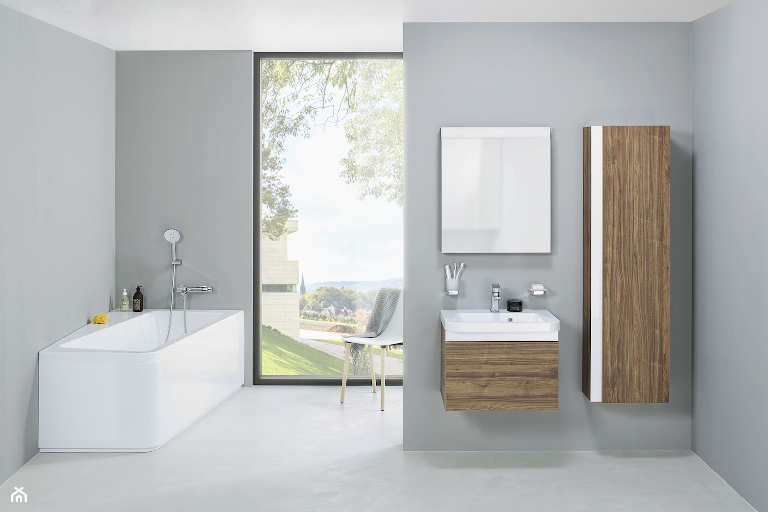 Koncept 10⁰ - Średnia na poddaszu łazienka z oknem, styl minimalistyczny - zdjęcie od RAVAK - Homebook