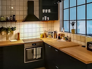 LOFTY glasco design - Średnia otwarta z zabudowaną lodówką kuchnia w kształcie litery l z oknem - zdjęcie od Glasco