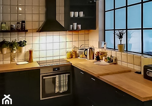 LOFTY glasco design - Średnia otwarta z zabudowaną lodówką kuchnia w kształcie litery l z oknem - zdjęcie od Glasco