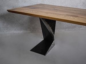 Stół dębowy z podstawą z blachy - zdjęcie od Art Wood