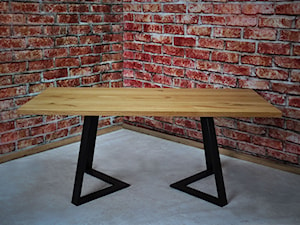 Stół z blatem dębowym i stalową podstawą - zdjęcie od Art Wood