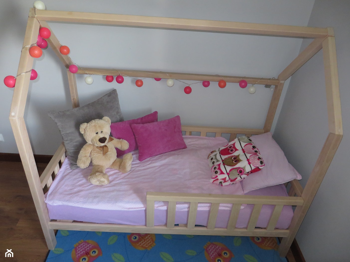Meble dla dzieci - Łóżko domki - Mały szary pokój dziecka dla dziecka dla chłopca dla dziewczynki - zdjęcie od Art Wood - Homebook
