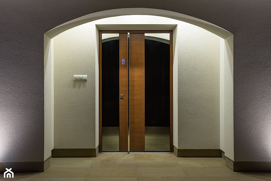 - zdjęcie od PARMAX - producent ekskluzywnych drewnianych drzwi zewnętrznych