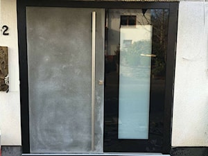 Drzwi zewnetrzne pełne z dostawka Glass - zdjęcie od PARMAX - producent ekskluzywnych drewnianych drzwi zewnętrznych