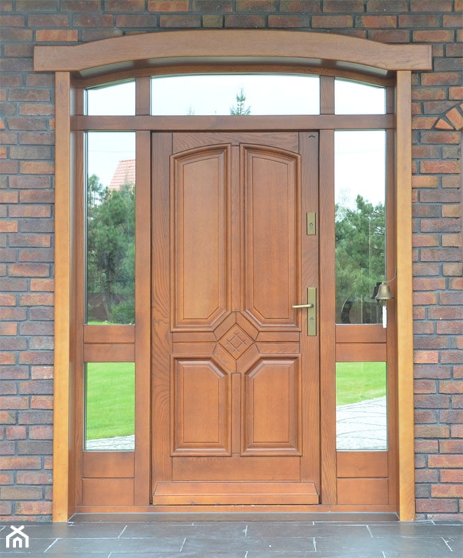Realizacja projektu na klasyczne drzwi zewnętrzne - zdjęcie od PARMAX - producent ekskluzywnych drewnianych drzwi zewnętrznych - Homebook