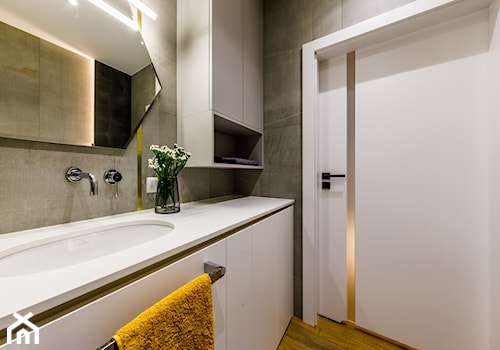 Realizacja - nowoczesne mieszkanie w kolorze miodowym - Łazienka, styl nowoczesny - zdjęcie od JUKA design Pracownia Wnętrz