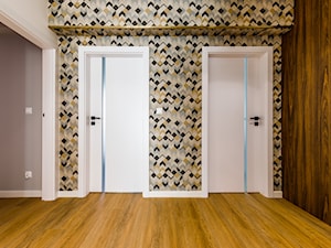 Realizacja - nowoczesne mieszkanie w kolorze miodowym - Hol / przedpokój, styl nowoczesny - zdjęcie od JUKA design Pracownia Wnętrz