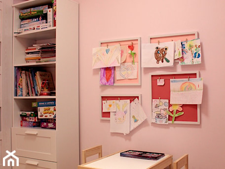 Aranżacje wnętrz - Pokój dziecka: Różowy pokój Mai - NOVI projektowanie. Przeglądaj, dodawaj i zapisuj najlepsze zdjęcia, pomysły i inspiracje designerskie. W bazie mamy już prawie milion fotografii!