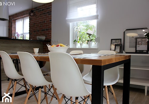 Dom jednorodzinny - Średnia biała jadalnia w kuchni, styl industrialny - zdjęcie od NOVI projektowanie
