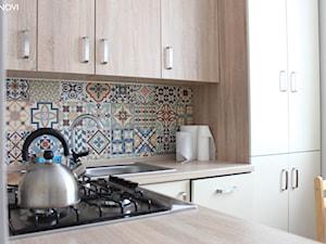 Kuchnia z patchworkiem - zdjęcie od NOVI projektowanie