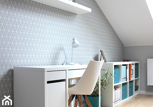 Adaptacja poddasza w Wąchocku - Średnie białe szare biuro, styl skandynawski - zdjęcie od NOVI projektowanie