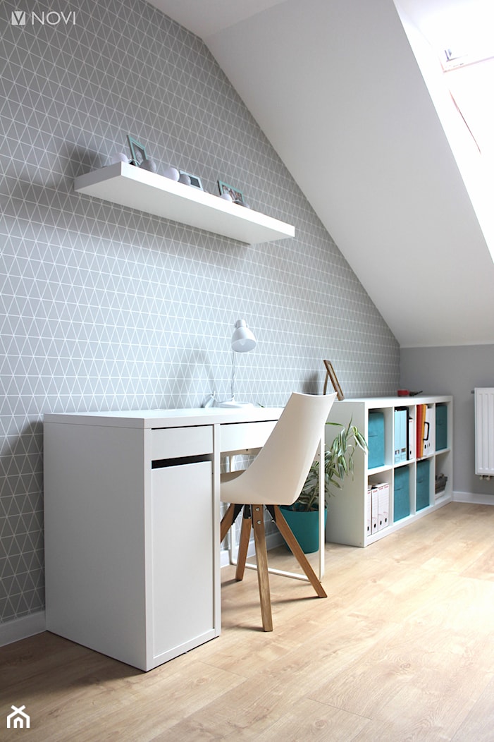 Adaptacja poddasza w Wąchocku - Średnie białe szare biuro, styl skandynawski - zdjęcie od NOVI projektowanie - Homebook