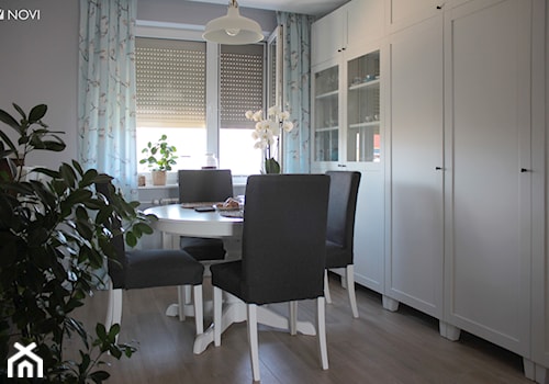 Mieszkanie w bloku z wielkiej płyty - Jadalnia, styl skandynawski - zdjęcie od NOVI projektowanie