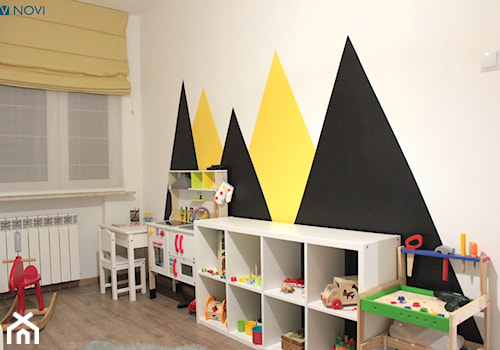 Mieszkanie o powierzchni 62mk - Średni biały czarny żółty z motywem geometrycznym z motywem gór pokój dziecka dla dziecka, styl skandynawski - zdjęcie od NOVI projektowanie