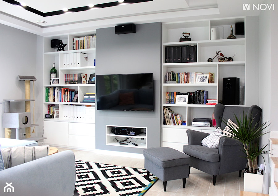 Dom jednorodzinny - Średni salon z bibiloteczką, styl skandynawski - zdjęcie od NOVI projektowanie