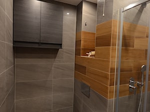 Metamorfoza łazienki w bloku - zdjęcie od OptimumArt Pracownia Aranżacji Wnętrz
