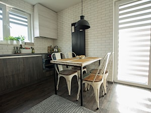 Mała biała jadalnia w kuchni, styl industrialny - zdjęcie od Marta Witkowska-Kozera m Art studio projektowe