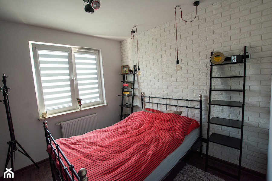 mieszkanie Warszawa - Średnia beżowa biała sypialnia, styl industrialny - zdjęcie od Marta Witkowska-Kozera m Art studio projektowe