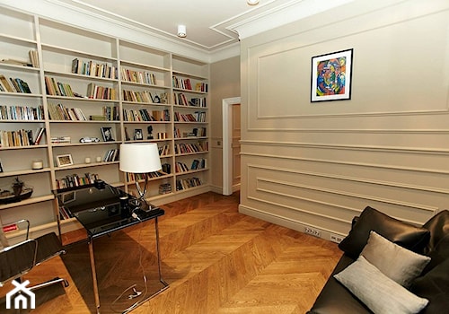 Realizacja indywidualna – mieszkanie prywatne - Średnie z sofą beżowe biuro, styl glamour - zdjęcie od Meble Na Wymiar Perfetta