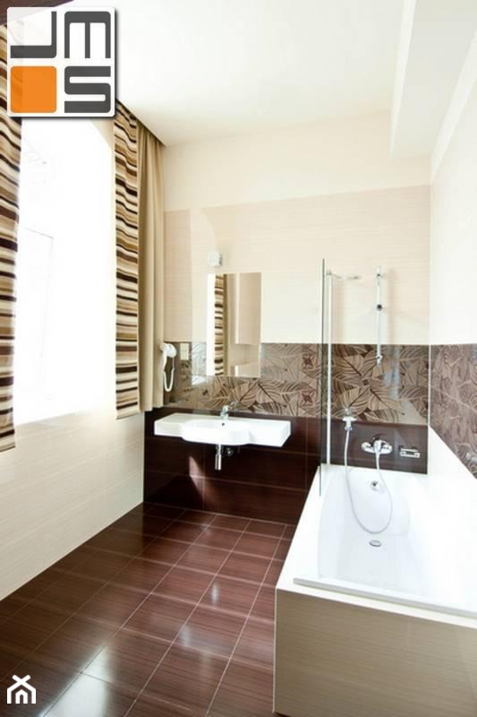 Zdjęcie łazienki typowej przy pokojach w hotelu czterogwiazdkowym - zdjęcie od jms STUDIO s.c. - Homebook